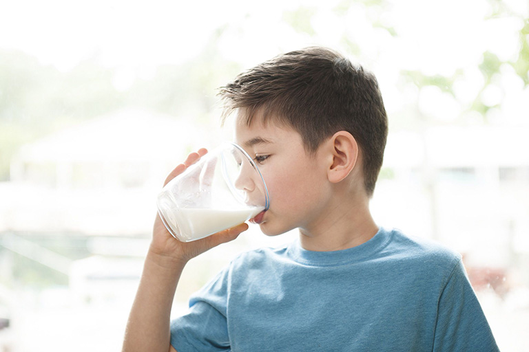 Cách chọn sữa phát triển trí não và chiều cao cho trẻ