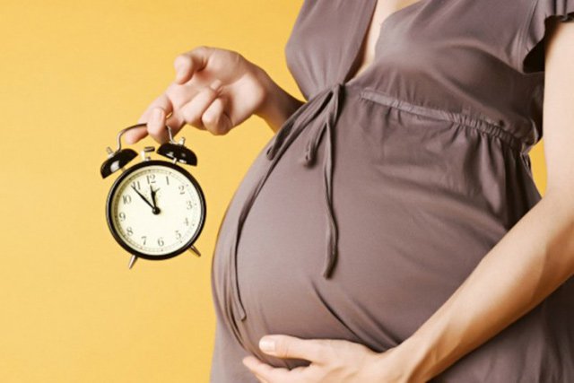 Làm gì khi thai quá ngày dự sinh mà vẫn chưa chuyển dạ?